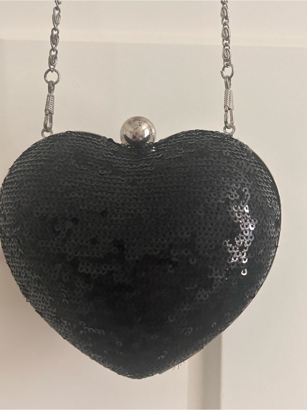 Black Sequin Heart Crossbody Bag - Elegant Evening Accessory